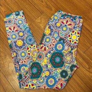 EUC Lularoe OS leggings. No flaws noted.